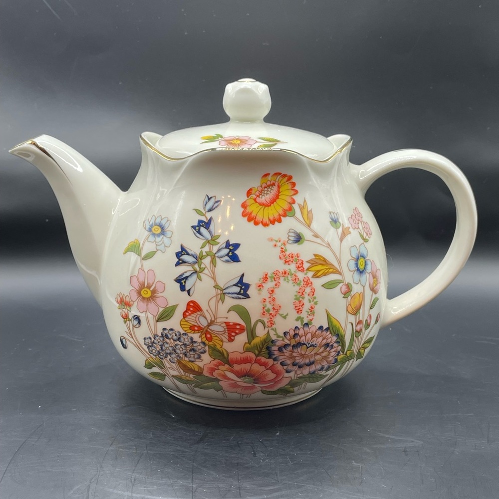 Robinson Design Group 1989 Tea Pot with Beautiful Floral Design